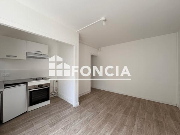 Location Appartement 2 pièces 35 m² - 52 RUE DES CARMES Orleans 45000