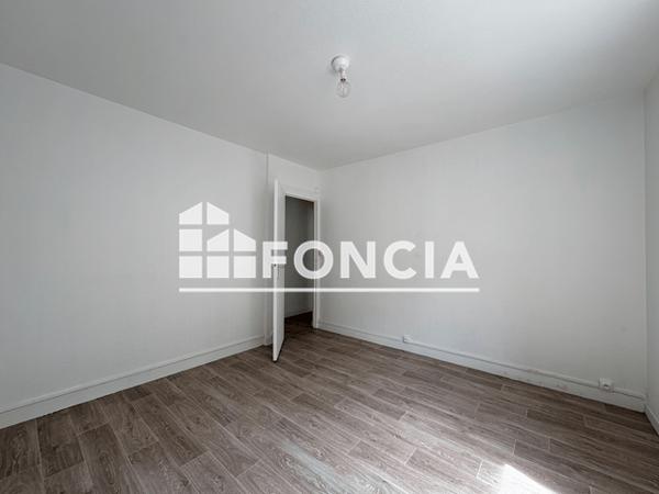 Location Appartement 2 pièces 35 m² - 52 RUE DES CARMES Orleans 45000