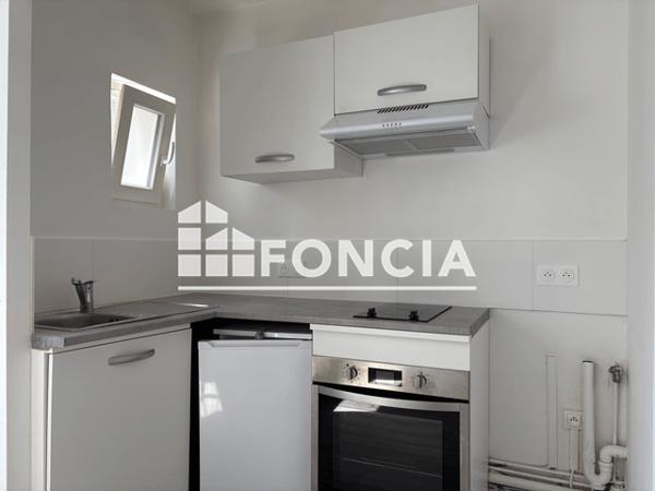 Location Appartement 2 pièces 35 m² - 52 RUE DES CARMES Orleans 45000