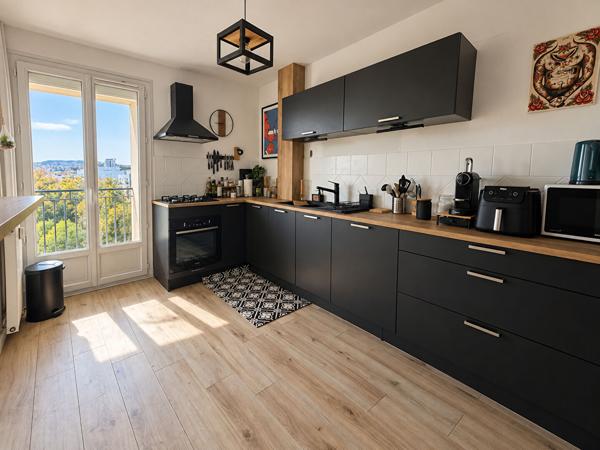 Appartement Dijon 4 pièce(s) 72.29 m2 terrasse parking privé