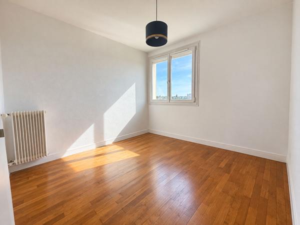 Appartement Dijon 4 pièce(s) 72.29 m2 terrasse parking privé
