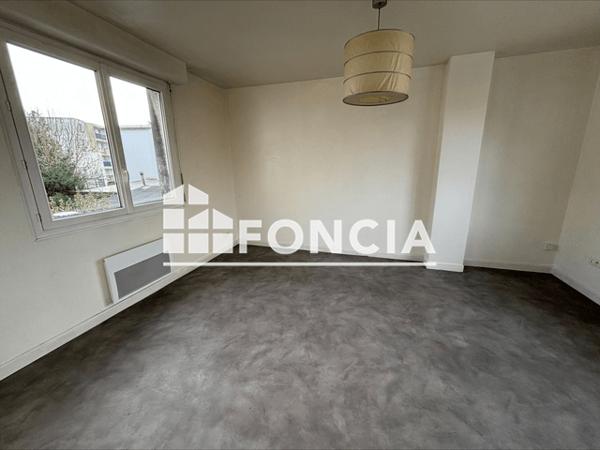 Location Appartement 2 pièces 37.99 m² - 18 RUE LANVEUR Lorient 56100