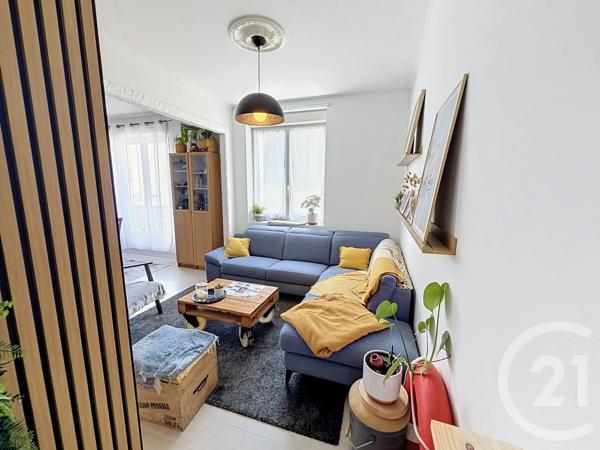Appartement T4 à vendre  4 pièces - 77,08 m 2   LANDERNEAU  - 29