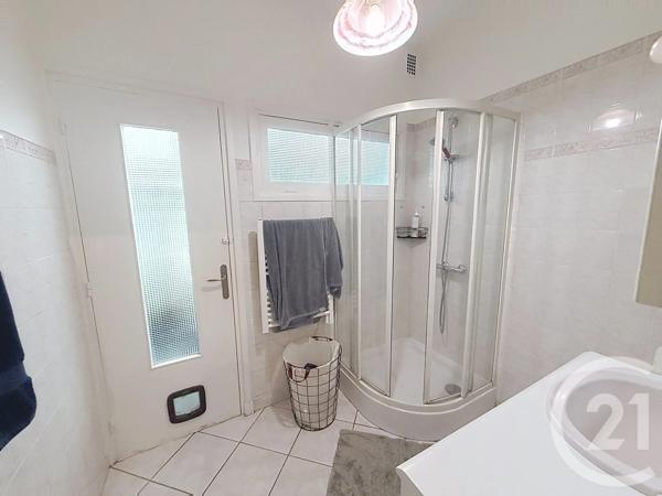 Appartement T4 à vendre  4 pièces - 77,08 m 2   LANDERNEAU  - 29