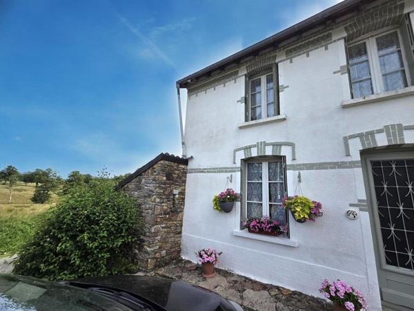 Deux maisons, un charme fou- maison principale plus gite en pierre