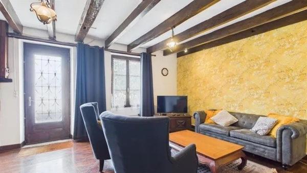 Deux maisons, un charme fou- maison principale plus gite en pierre