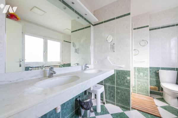 Saint Cloud - Villa Pasteur - Maison de 265 m² - 8 chambres
