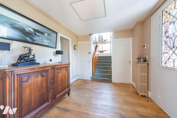 Saint Cloud - Villa Pasteur - Maison de 265 m² - 8 chambres