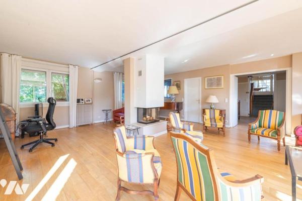 Saint Cloud - Villa Pasteur - Maison de 265 m² - 8 chambres