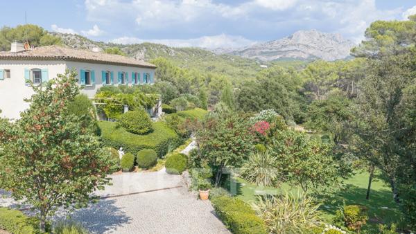 AIX-EN-PROVENCE | BASTIDE D'EXCEPTION ET MAISON D’AMIS AU CŒUR DE 6 HECTARES, OLIVERAIE