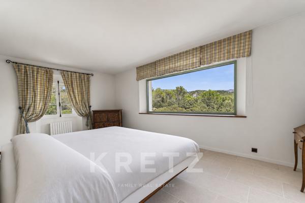 AIX-EN-PROVENCE | BASTIDE D'EXCEPTION ET MAISON D’AMIS AU CŒUR DE 6 HECTARES, OLIVERAIE