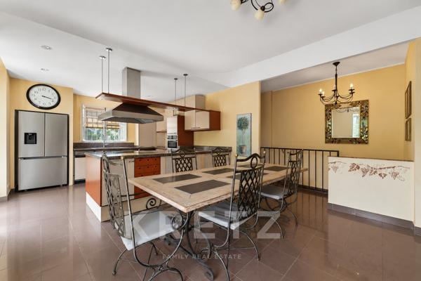 AIX-EN-PROVENCE | BASTIDE D'EXCEPTION ET MAISON D’AMIS AU CŒUR DE 6 HECTARES, OLIVERAIE