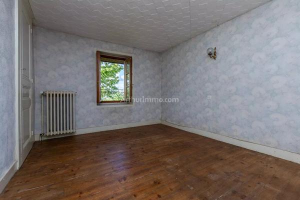 Vente                                                      Maison
                        
                     8 pièces                      170 m2                     à Les Avenières Veyrins-Thuellin
