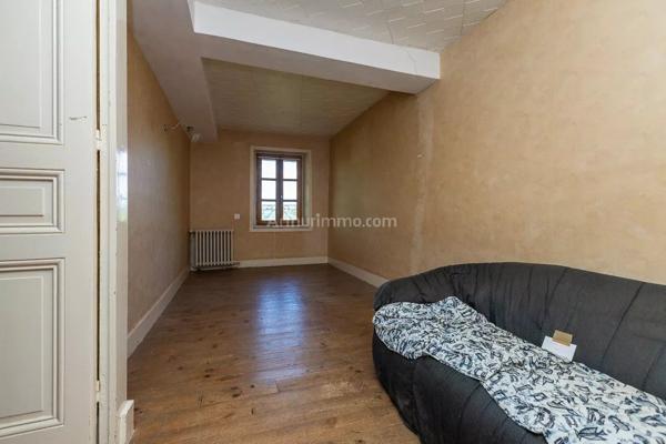 Vente                                                      Maison
                        
                     8 pièces                      170 m2                     à Les Avenières Veyrins-Thuellin