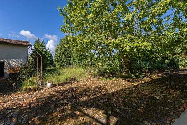 Vente                                                      Maison
                        
                     8 pièces                      170 m2                     à Les Avenières Veyrins-Thuellin
