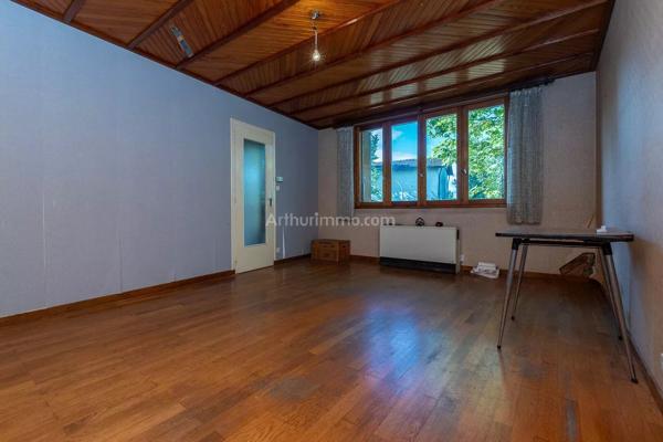 Vente                                                      Maison
                        
                     8 pièces                      170 m2                     à Les Avenières Veyrins-Thuellin