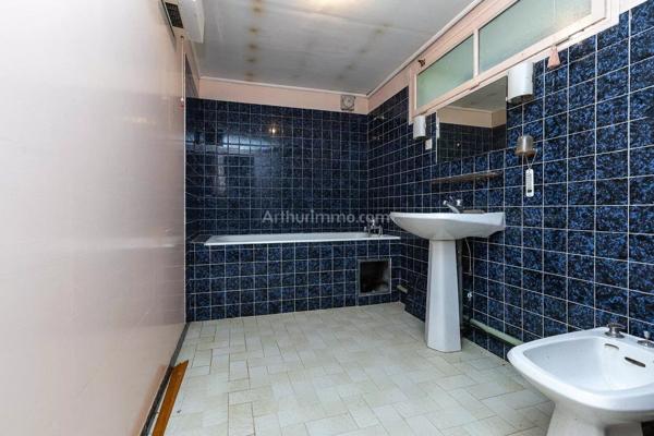 Vente                                                      Maison
                        
                     8 pièces                      170 m2                     à Les Avenières Veyrins-Thuellin