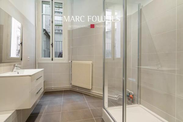 Paris 7 Bourdonnais / Champ de Mars : appartement rez de jardin de 178 m² idéal profession libérale