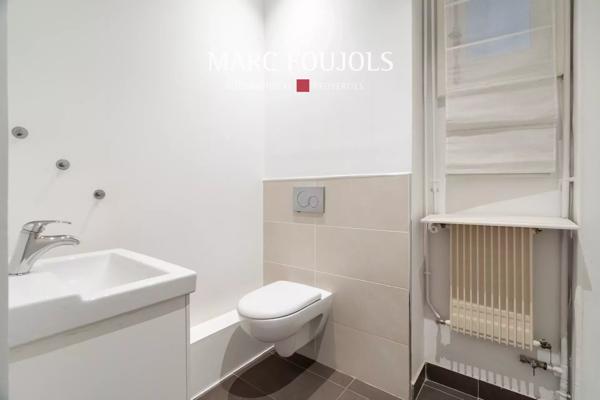 Paris 7 Bourdonnais / Champ de Mars : appartement rez de jardin de 178 m² idéal profession libérale