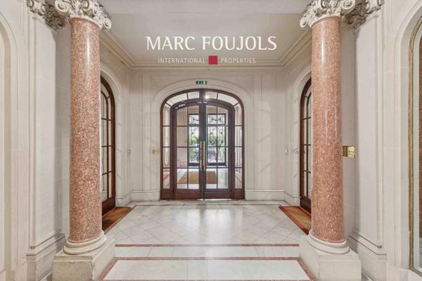 Paris 7 Bourdonnais / Champ de Mars : appartement rez de jardin de 178 m² idéal profession libérale