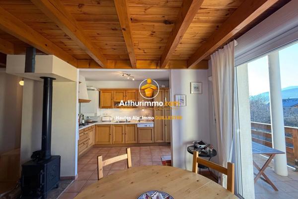 Vente                                                      Appartement
                        
                     4 pièces                      81 m2                     à Chorges