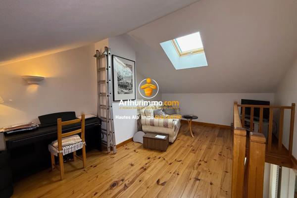Vente                                                      Appartement
                        
                     4 pièces                      81 m2                     à Chorges