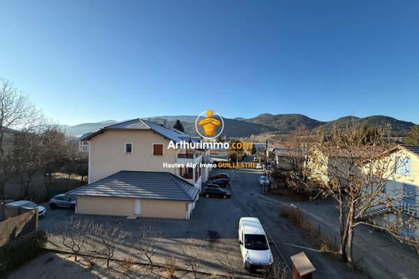 Vente                                                      Appartement
                        
                     4 pièces                      81 m2                     à Chorges