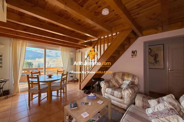 Vente                                                      Appartement
                        
                     4 pièces                      81 m2                     à Chorges