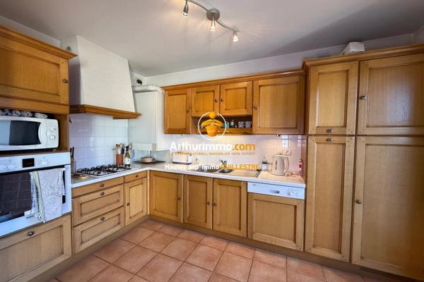 Vente                                                      Appartement
                        
                     4 pièces                      81 m2                     à Chorges