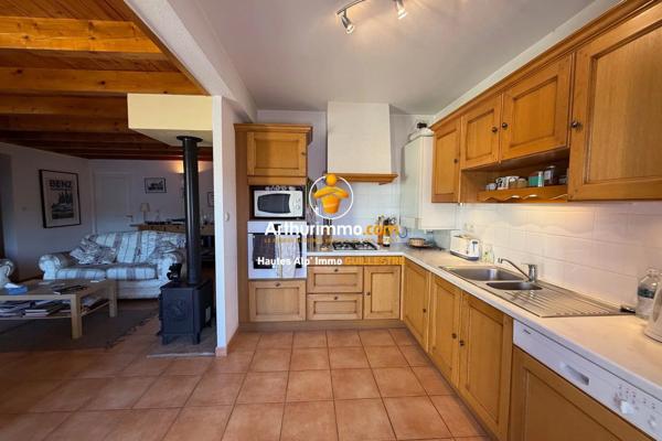 Vente                                                      Appartement
                        
                     4 pièces                      81 m2                     à Chorges