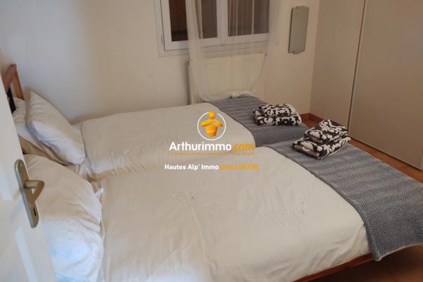 Vente                                                      Appartement
                        
                     4 pièces                      81 m2                     à Chorges