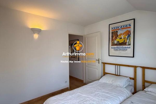 Vente                                                      Appartement
                        
                     4 pièces                      81 m2                     à Chorges