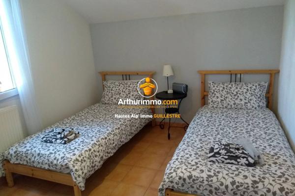 Vente                                                      Appartement
                        
                     4 pièces                      81 m2                     à Chorges