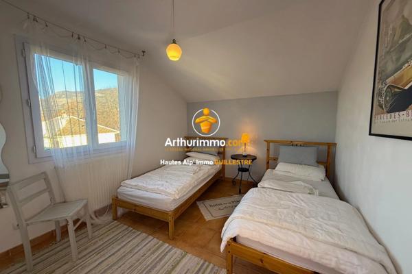 Vente                                                      Appartement
                        
                     4 pièces                      81 m2                     à Chorges