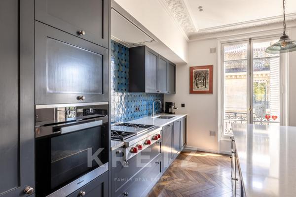 Appartement d'angle à deux pas du Parc Monceau