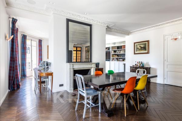 Appartement d'angle à deux pas du Parc Monceau