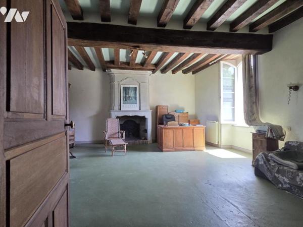 Maison de caractère XVème 160m2 avec maison annexe sur terrain de 2.23ha 