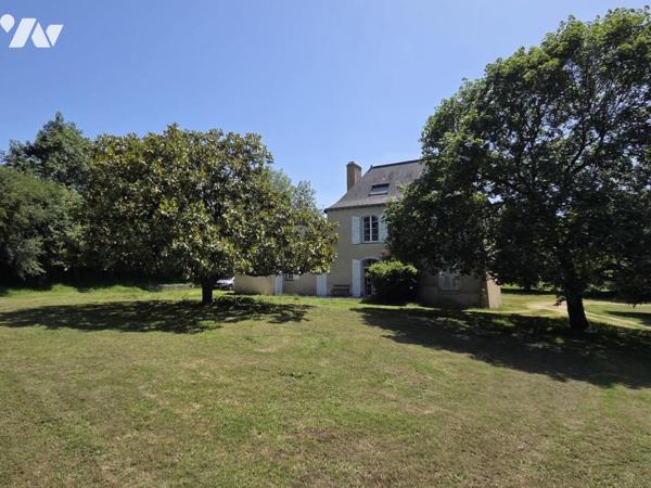 Maison de caractère XVème 160m2 avec maison annexe sur terrain de 2.23ha 