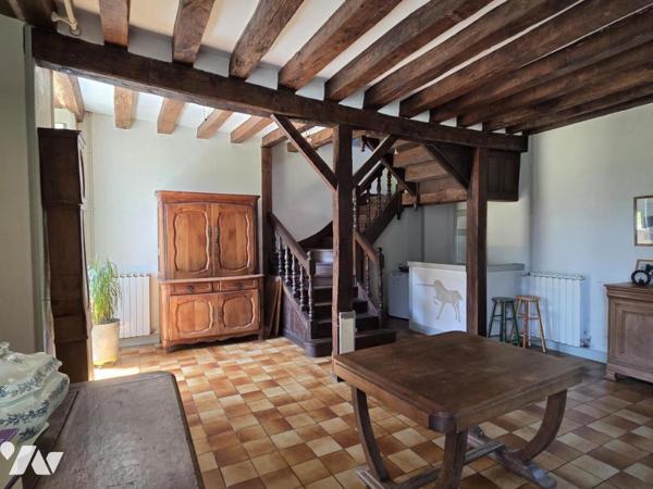 Maison de caractère XVème 160m2 avec maison annexe sur terrain de 2.23ha 