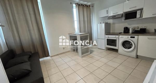 Location Studio meublé 21.37 m² - Roquemaure 30150