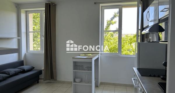 Location Studio meublé 21.37 m² - Roquemaure 30150
