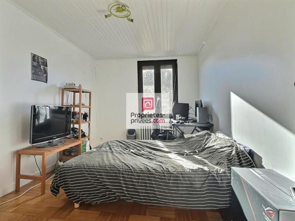 DEPT 33 - IZON - Maison 6 pièces 177 m2 avec jardin paysagé 1498m2 et piscine chauffée