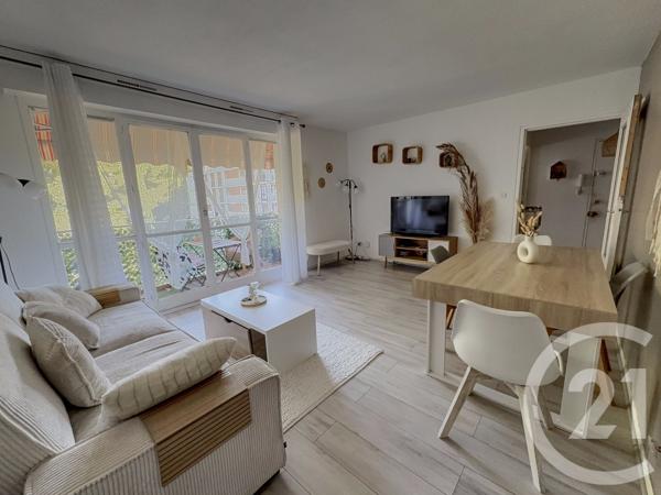 Appartement T3 à vendre  3 pièces - 73 m 2   MARSEILLE  - 13011