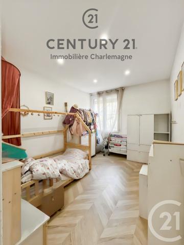 Appartement T3 à vendre  3 pièces - 73 m 2   MARSEILLE  - 13011