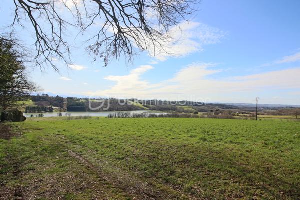 Terrain de 1 200 m²