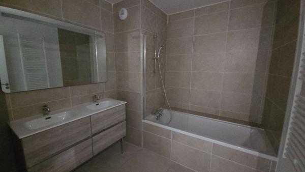 Appartement Nimes 3 pièces 66.30 m2