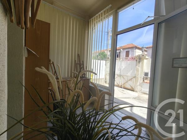 Maison à vendre  8 pièces - 162 m 2   MARSEILLE  - 13012