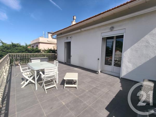 Maison à vendre  8 pièces - 162 m 2   MARSEILLE  - 13012