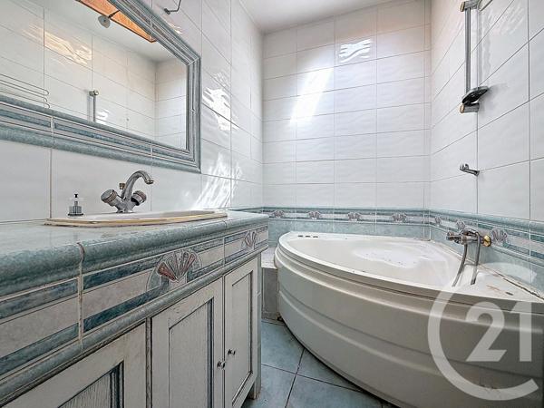 Maison à vendre  4 pièces - 112,70 m 2   MARSEILLE  - 13013