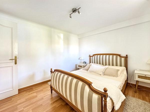 ZOLA Maison familiale -6 chambres + bureau, Cave, Garage, Jardin et stationnements, Nantes 44100